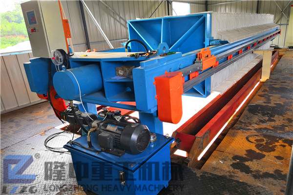 隆中：20年經(jīng)驗，專注于污泥脫水壓濾機技術的生產(chǎn)廠家