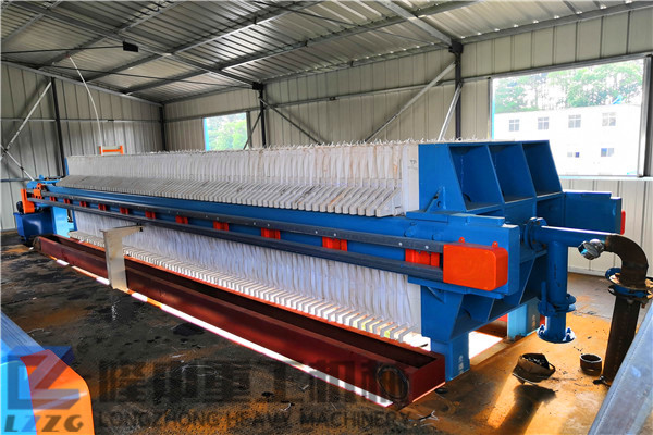 風(fēng)化砂尾沙污泥脫水壓濾機設(shè)備價格太貴?延長設(shè)備使用壽命降低成本！