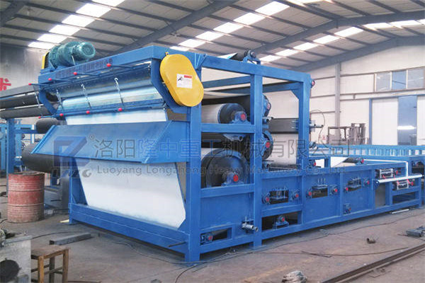 時處理10噸廢水就選帶式壓濾機，環(huán)保g效很靠譜